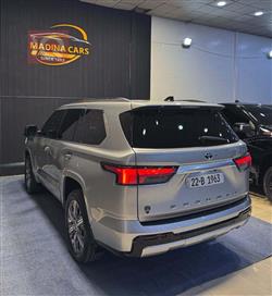 Toyota Sequoia
